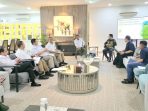 Audiensi dengan Menteri Kehutanan membahas pembangunan akses jalan menuju Air Terjun Batarius yang terletak di hutan lindung. (Foto: MC Balangan)