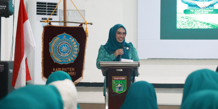 kunjungan-evaluasi-TP-PKK-Provinsi-Kalimantan-Selatan-di-Sekretariat-TP-PKK-Tanah-Bumbu-2-768x487